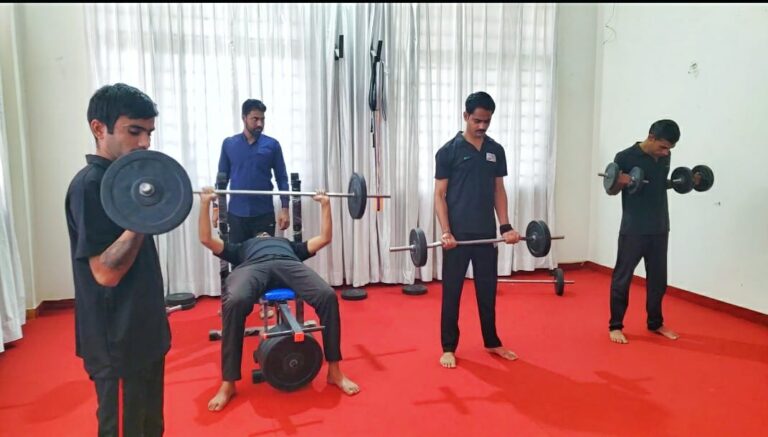 Supervised weight training at de-addiction centre.